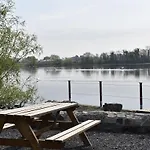 Alensgrove Maisonette D Hébergement de vacances